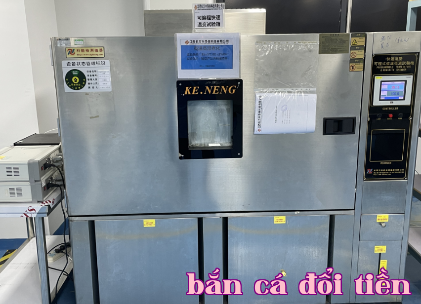 Programmable fast temperature change experimental box